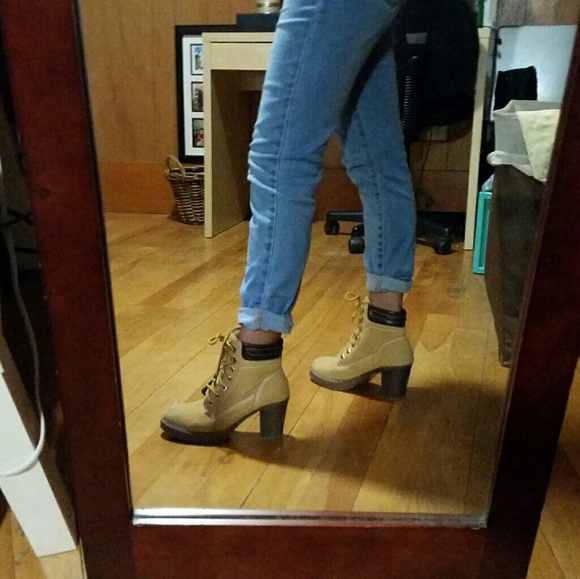 Women\u0027s Timberland style heeled boots